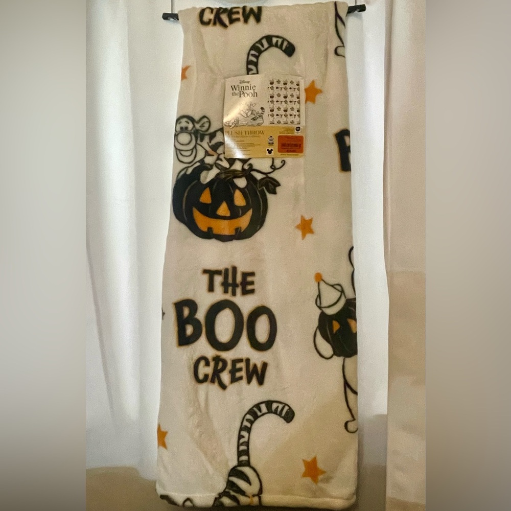 Winnie the Pooh Halloween Plush Throw